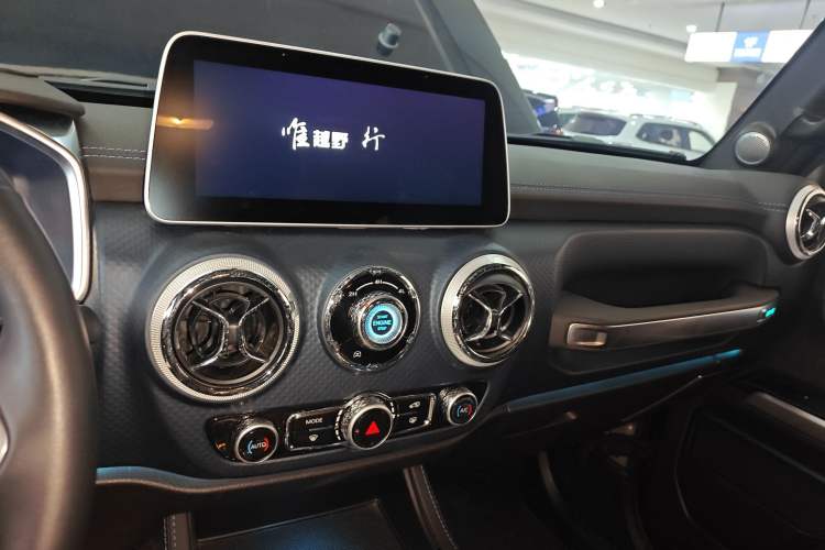 Used BAIC Off-Road BJ40 2024 2.0T Urban Hunter Honor Edition Audio And AC Panel