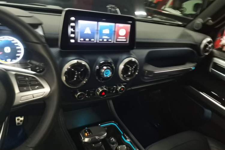 Used BAIC Off-Road BJ40 2024 2.0T Tribute to the 2020 Glory Edition Audio And AC Panel