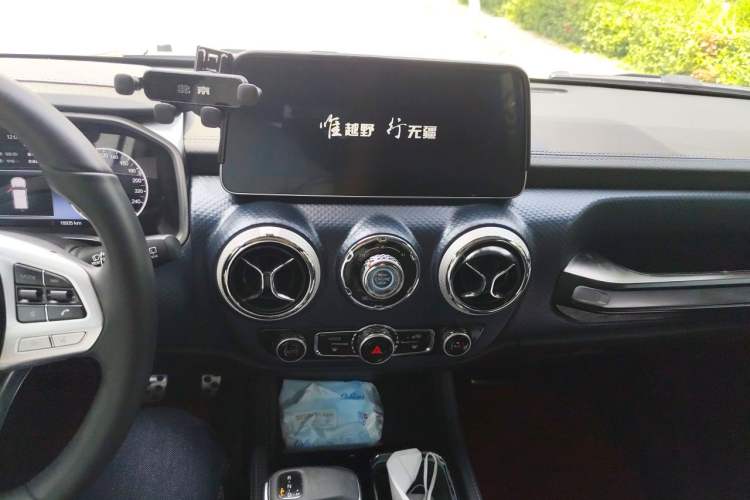 Used BAIC Off-Road BJ40 2024 2.0T Urban Hunter Honor Edition Audio And AC Panel