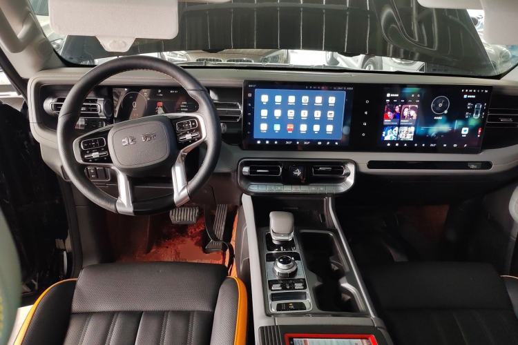 Used BAIC Off-Road BJ40 2024 2.0T All-New Urban Hunter Edition Chivalrous Style Center Console