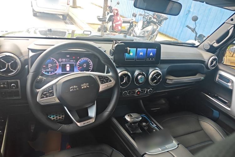 Used BAIC Off-Road BJ40 2024 2.0T Urban Hunter Honor Edition Center Console