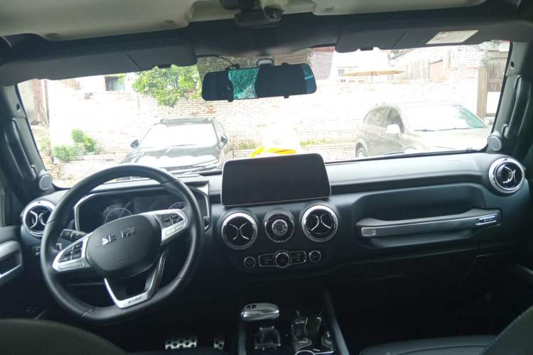 Used BAIC Off-Road BJ40 2024 2.0T Urban Hunter Honor Edition Center Console