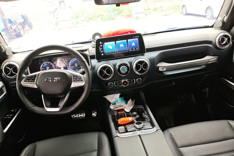 Used BAIC Off-Road BJ40 2024 2.0T Urban Hunter Honor Edition Center Console