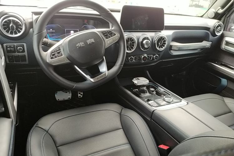 Used BAIC Off-Road BJ40 2024 2.0T Urban Hunter Honor Edition Center Console