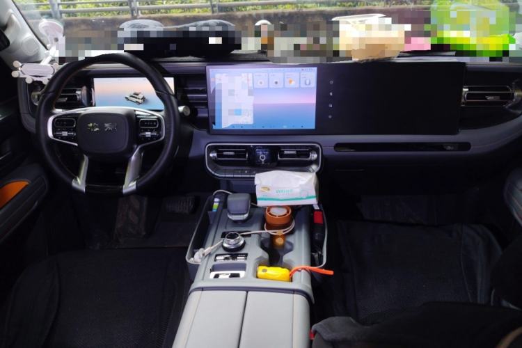 Used BAIC Off-Road BJ40 2024 2.0T All-New Urban Hunter Edition Chivalrous Style Center Console