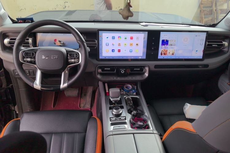 Used BAIC Off-Road BJ40 2024 2.0T All-New Urban Hunter Edition Ultimate Version Center Console