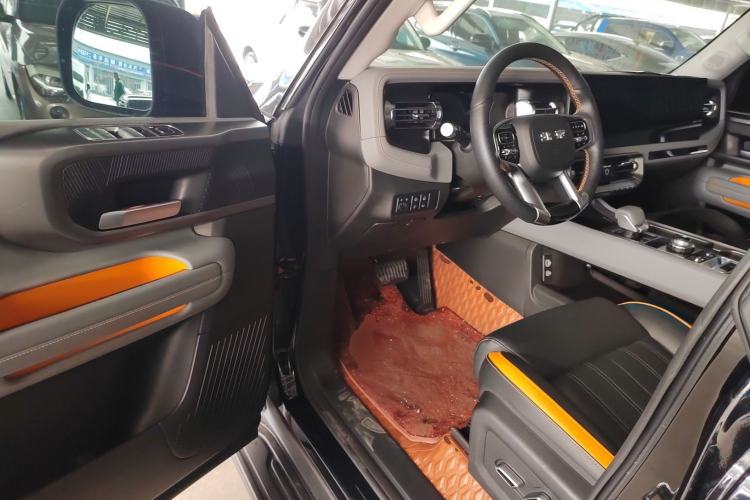 Used BAIC Off-Road BJ40 2024 2.0T All-New Urban Hunter Edition Chivalrous Style Driver Seat