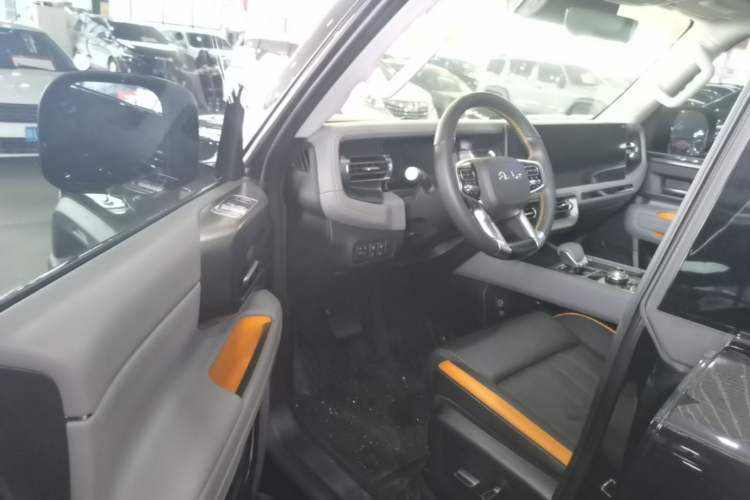 Used BAIC Off-Road BJ40 2024 2.0T All-New Urban Hunter Edition Chivalrous Style Driver Seat