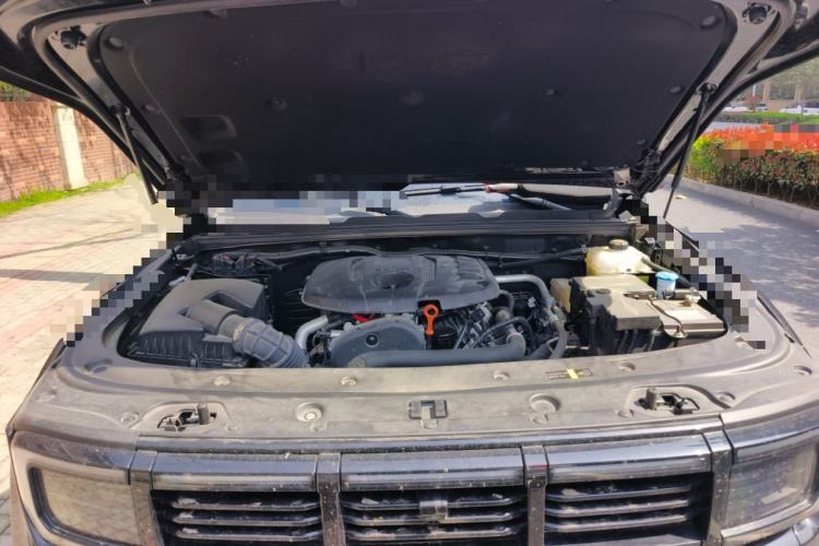 Used BAIC Off-Road BJ40 2024 2.0T All-New Urban Hunter Edition Chivalrous Style Engine Bay