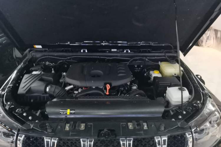 Used BAIC Off-Road BJ40 2024 2.0T Urban Hunter Honor Edition Engine Bay