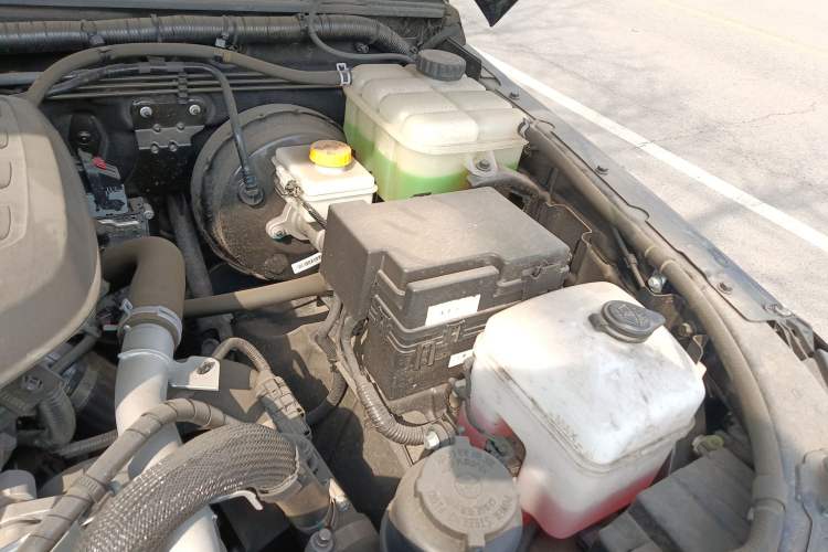 Used BAIC Off-Road BJ40 2024 2.0T Urban Hunter Honor Edition Engine Bay Left