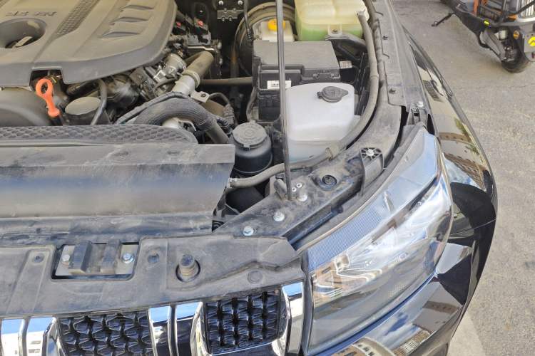 Used BAIC Off-Road BJ40 2024 2.0T Urban Hunter Honor Edition Engine Bay Left