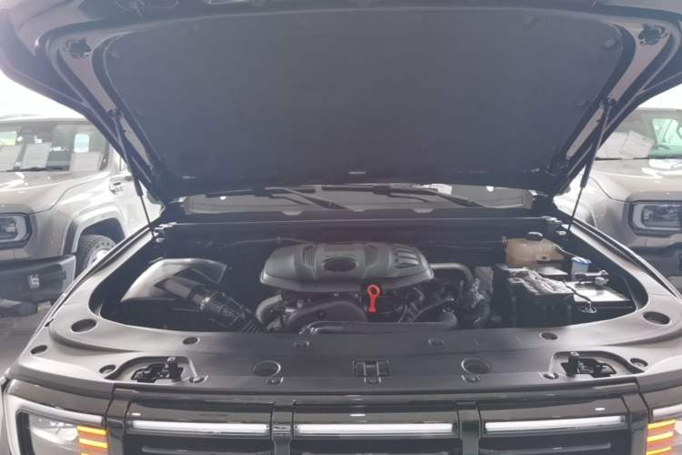 Used BAIC Off-Road BJ40 2024 2.0T All-New Urban Hunter Edition Ultimate Version Engine Bay