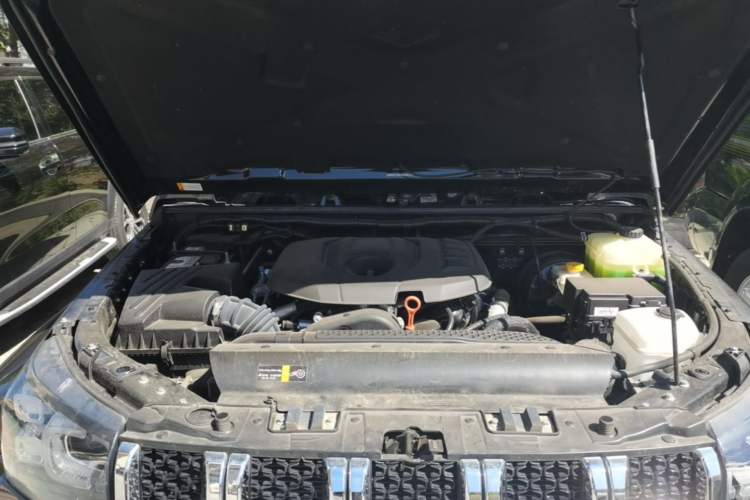Used BAIC Off-Road BJ40 2024 2.0T Urban Hunter Honor Edition Engine Bay
