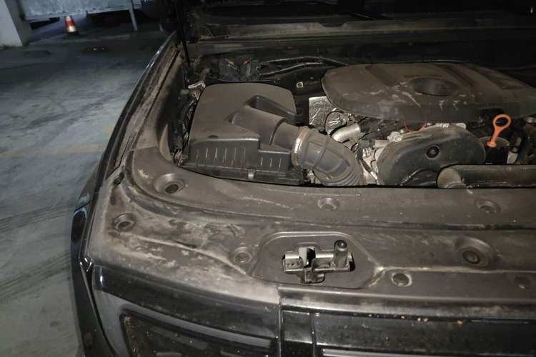 Used BAIC Off-Road BJ40 2024 2.0T All-New Urban Hunter Edition Chivalrous Style Engine Bay Right