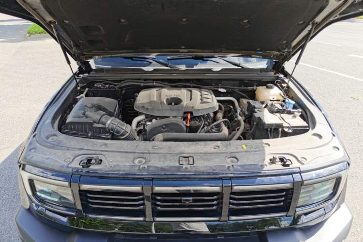 Used BAIC Off-Road BJ40 2024 2.0T All-New Urban Hunter Edition Chivalrous Style Engine Bay