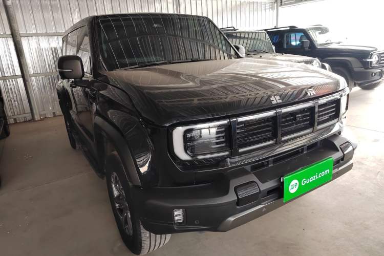 Used BAIC Off-Road BJ40 2024 2.0T All-New Urban Hunter Edition Chivalrous Style Exterior 1