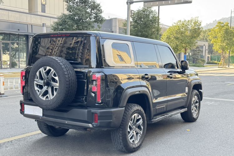 Used BAIC Off-Road BJ40 2024 2.0T All-New Urban Hunter Edition Chivalrous Style Exterior 1