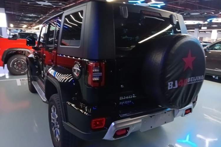 Used BAIC Off-Road BJ40 2024 2.0T Urban Hunter Honor Edition Exterior 2