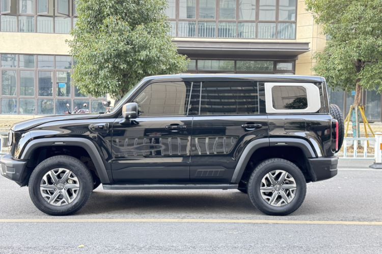 Used BAIC Off-Road BJ40 2024 2.0T All-New Urban Hunter Edition Chivalrous Style Exterior 2
