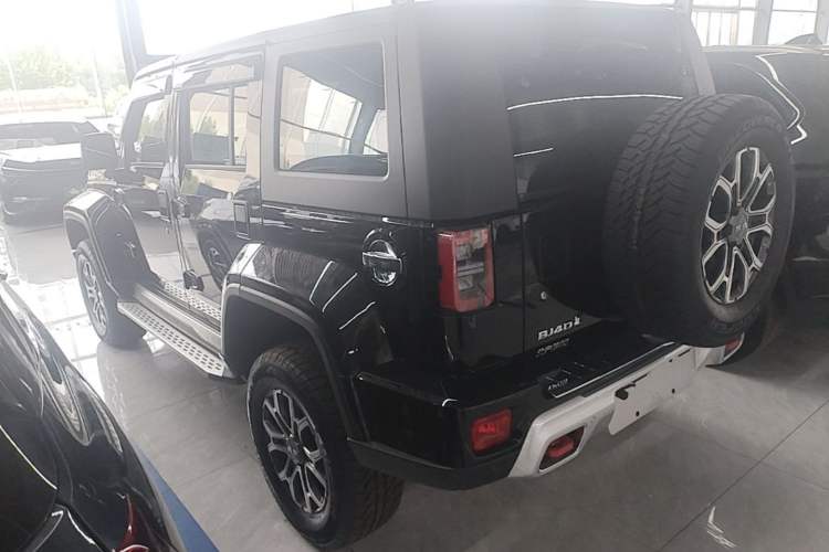 Used BAIC Off-Road BJ40 2024 2.0T Urban Hunter Honor Edition Exterior 2
