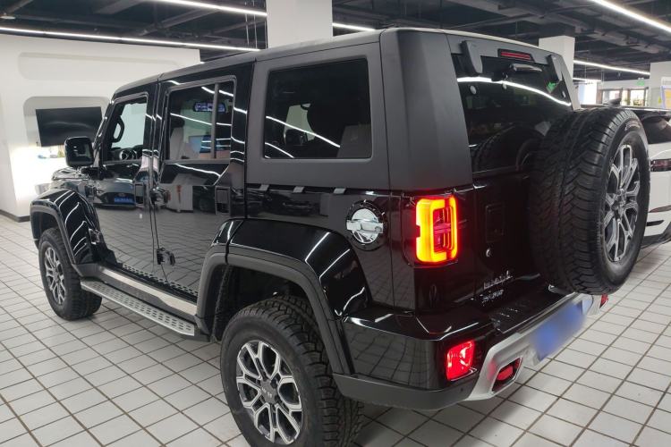 Used BAIC Off-Road BJ40 2024 2.0T Urban Hunter Honor Edition Exterior 2