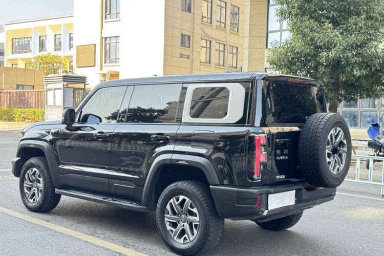 Used BAIC Off-Road BJ40 2024 2.0T All-New Urban Hunter Edition Chivalrous Style Exterior 3