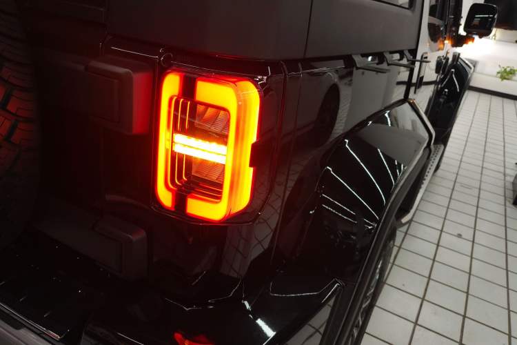 Used BAIC Off-Road BJ40 2024 2.0T Urban Hunter Honor Edition Exterior 3