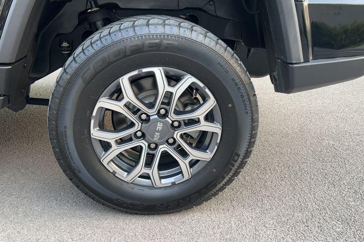 Used BAIC Off-Road BJ40 2024 2.0T Urban Hunter Honor Edition Exterior 4