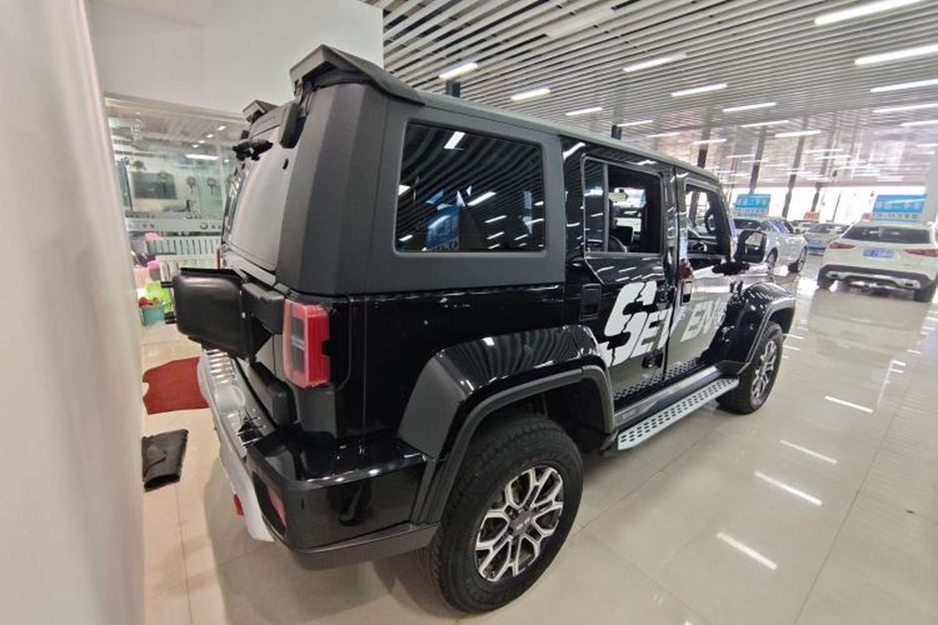 Used BAIC Off-Road BJ40 2024 2.0T Urban Hunter Honor Edition Exterior 4