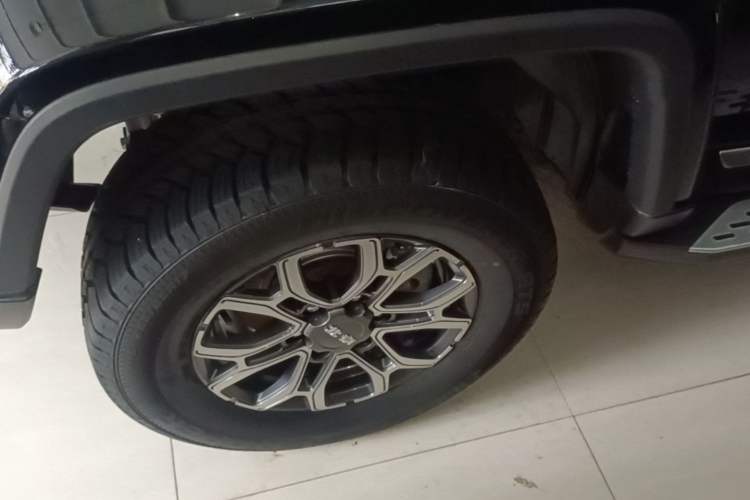 Used BAIC Off-Road BJ40 2024 2.0T Urban Hunter Honor Edition Exterior 4