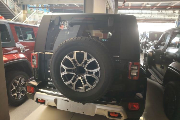 Used BAIC Off-Road BJ40 2024 2.0T Urban Hunter Honor Edition Exterior 4