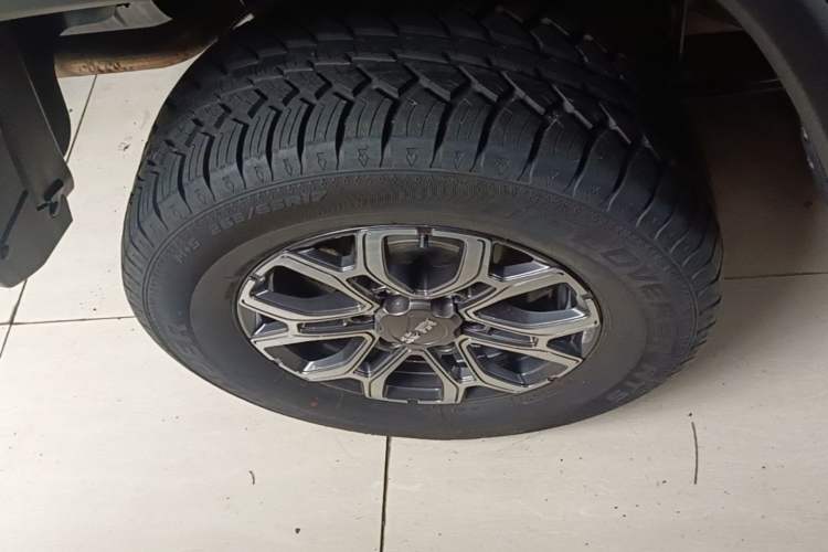 Used BAIC Off-Road BJ40 2024 2.0T Urban Hunter Honor Edition Exterior 5