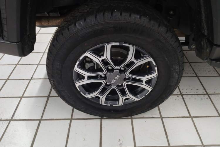 Used BAIC Off-Road BJ40 2024 2.0T Urban Hunter Honor Edition Exterior 5