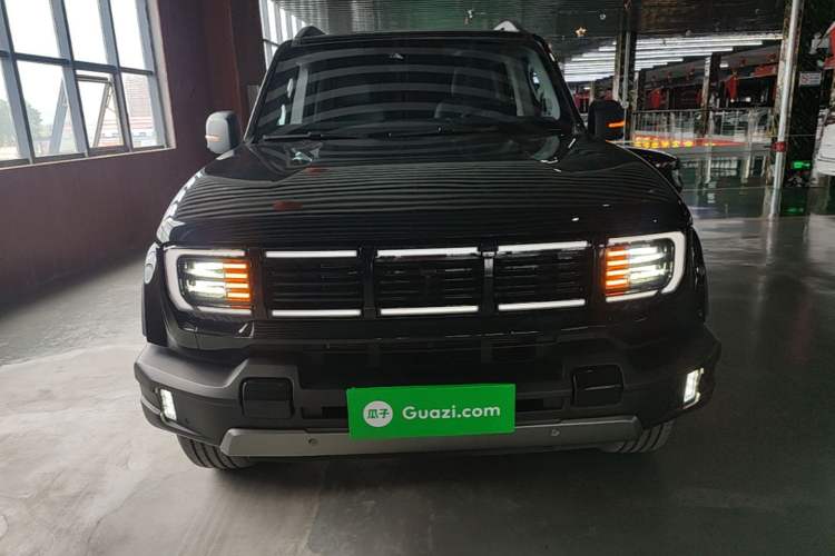 Used BAIC Off-Road BJ40 2024 2.0T All-New Urban Hunter Edition Chivalrous Style Front