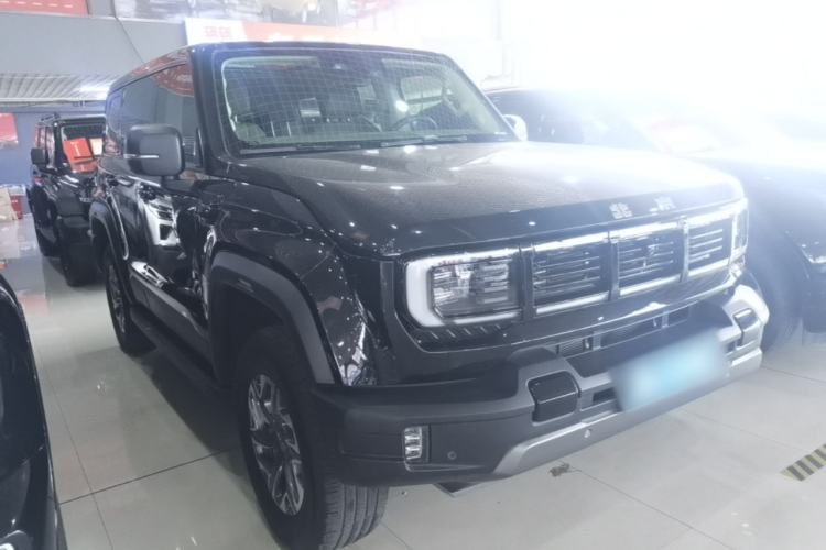 Used BAIC Off-Road BJ40 2024 2.0T All-New Urban Hunter Edition Chivalrous Style Front Right 45 Deg