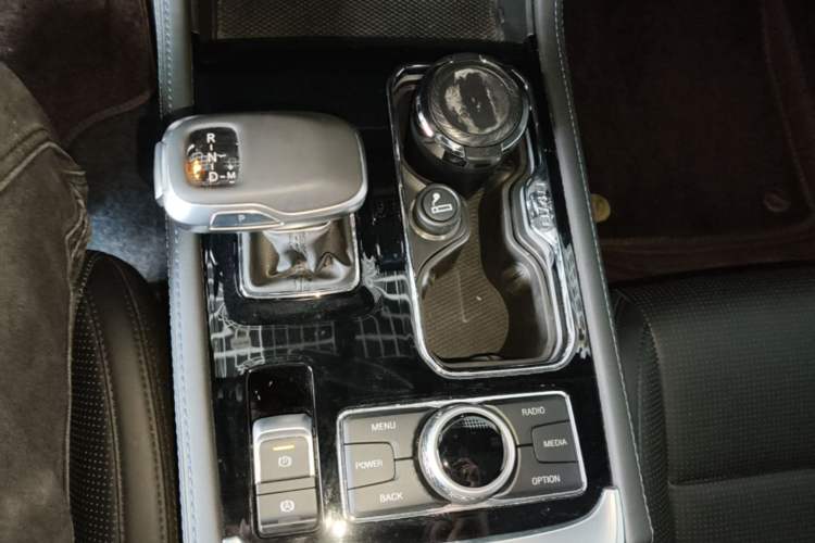 Used BAIC Off-Road BJ40 2024 2.0D Blade Hero Glory Edition Gear Lever