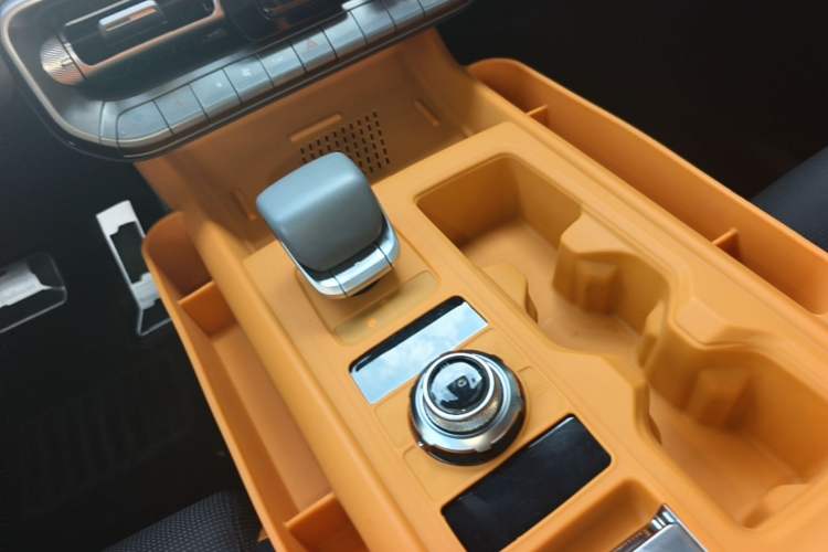 Used BAIC Off-Road BJ40 2024 2.0T All-New Urban Hunter Edition Pioneer Type Gear Lever