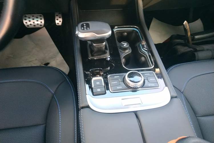 Used BAIC Off-Road BJ40 2024 2.0D Blade Hero Glory Edition Gear Lever