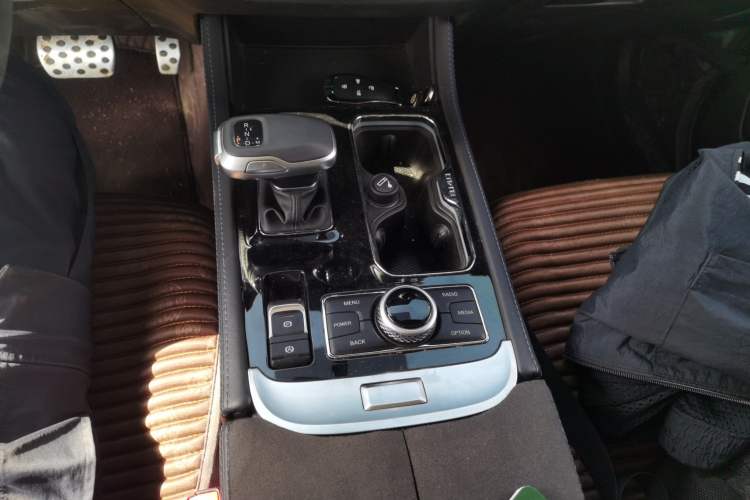 Used BAIC Off-Road BJ40 2024 2.0D Blade Hero Glory Edition Gear Lever
