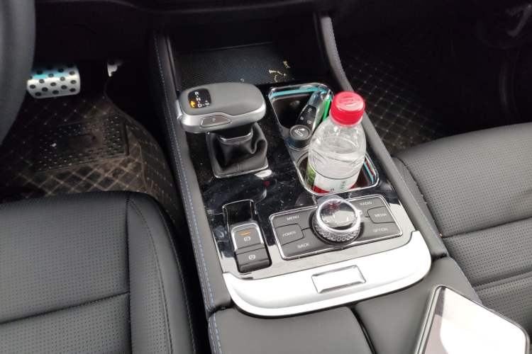 Used BAIC Off-Road BJ40 2024 2.0D Blade Hero Glory Edition Gear Lever