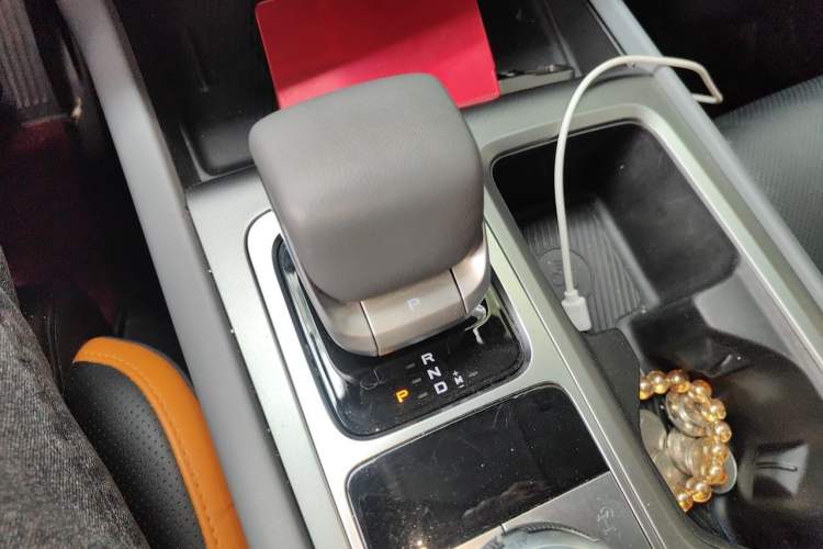 Used BAIC Off-Road BJ40 2024 2.0T All-New Urban Hunter Edition Chivalrous Style Gear Lever