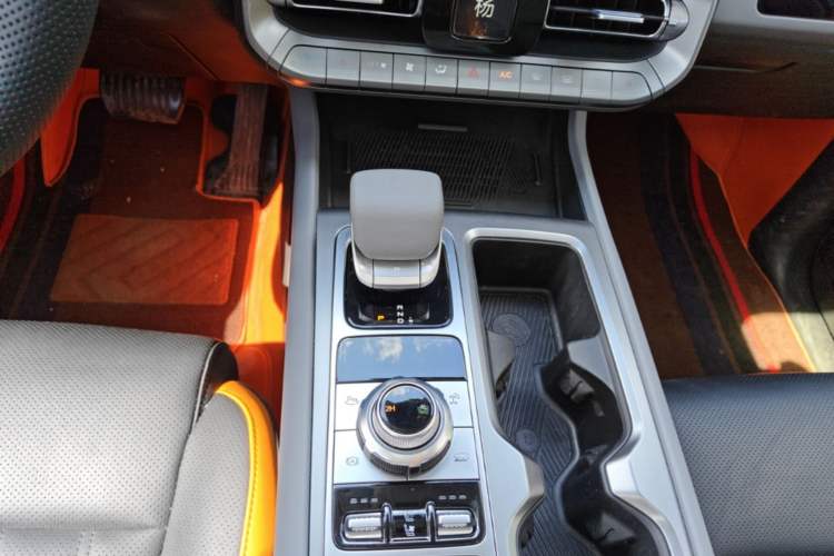 Used BAIC Off-Road BJ40 2024 2.0T All-New Urban Hunter Edition Chivalrous Style Gear Lever