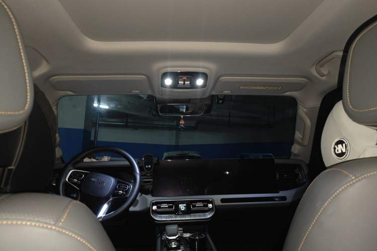 Used BAIC Off-Road BJ40 2024 2.0T All-New Urban Hunter Edition Chivalrous Style Headliner