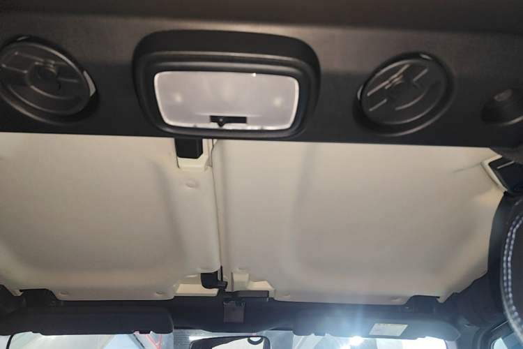 Used BAIC Off-Road BJ40 2024 2.0T Urban Hunter Honor Edition Headliner