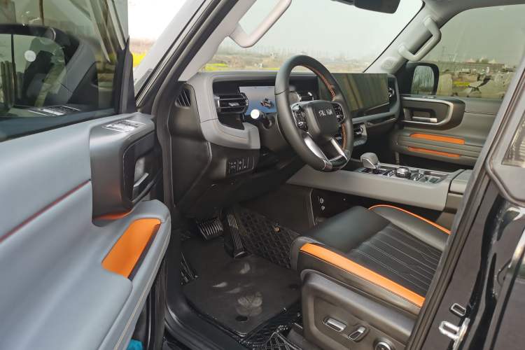 Used BAIC Off-Road BJ40 2024 2.0T All-New Urban Hunter Edition Chivalrous Style Interior 1
