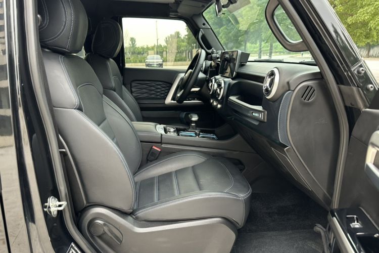 Used BAIC Off-Road BJ40 2024 2.0T Urban Hunter Honor Edition Interior 2