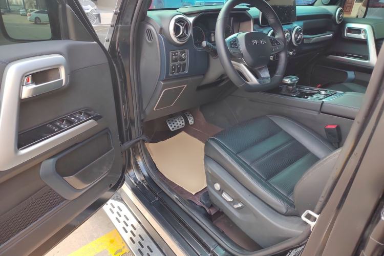 Used BAIC Off-Road BJ40 2024 2.0D Blade Hero Glory Edition Interior 3