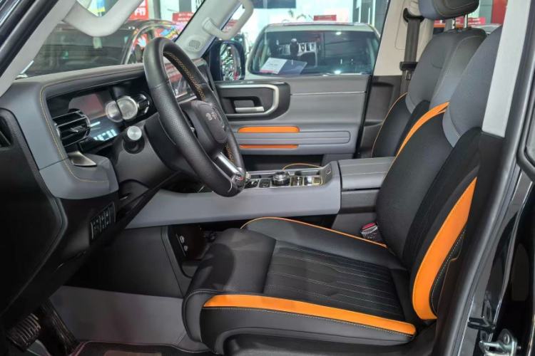 Used BAIC Off-Road BJ40 2024 2.0T All-New Urban Hunter Edition Chivalrous Style Interior 4