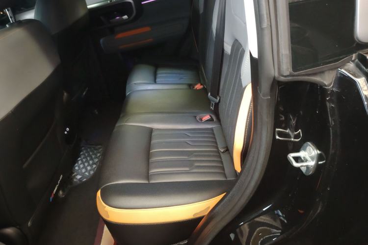 Used BAIC Off-Road BJ40 2024 2.0T All-New Urban Hunter Edition Chivalrous Style Interior 4